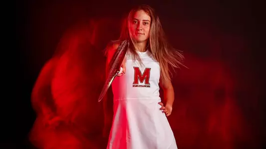 Selma Cadar Red Background