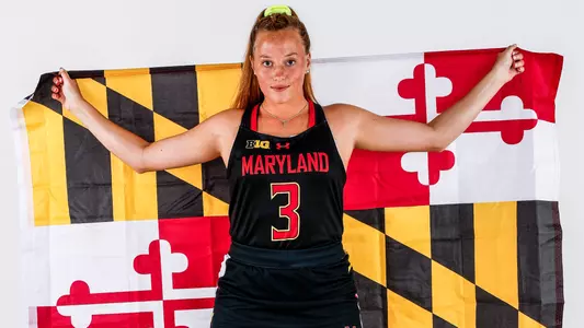 Carly Hynd posed with Maryland flag