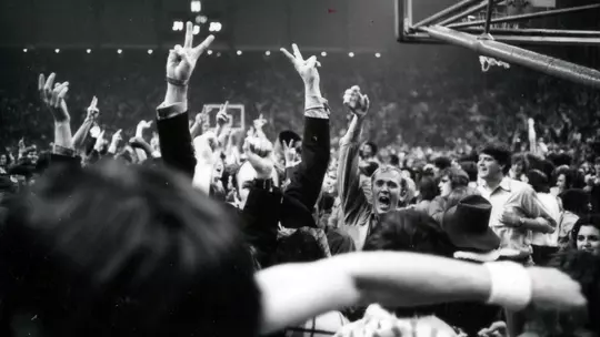 Lefty Driesell celebrates with the fans after upsetting No. 2 South Carolina