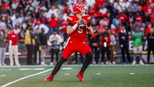 Billy Edwards Jr. drops back to pass vs. USC