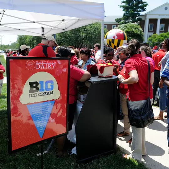 Fans line up at the B1G Block Party to same a special Big Ten inspired ice cream flavor from the Maryland Dairy.