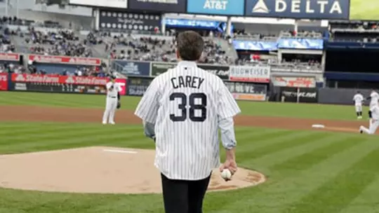 Al Carey going to throw out the first pitch at Yankee Stadium