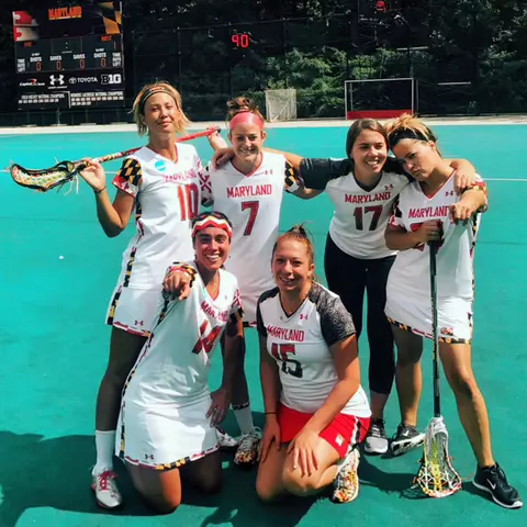 Katie Schwarzmann with her teammates