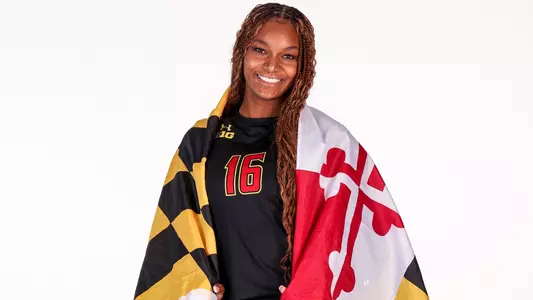 Sydney Bryant posed with Maryland flag