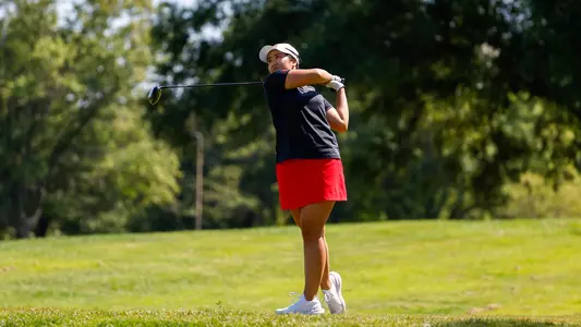 Nicha Kanpai tees off