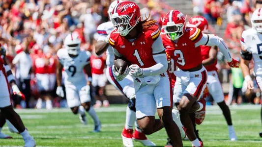Daniel Wingate running with the ball vs. FAU in 2025
