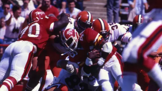 Kevin Glover blocking for Tommy Neal
