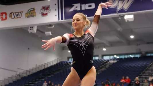 Lauren Brendlinger Beam