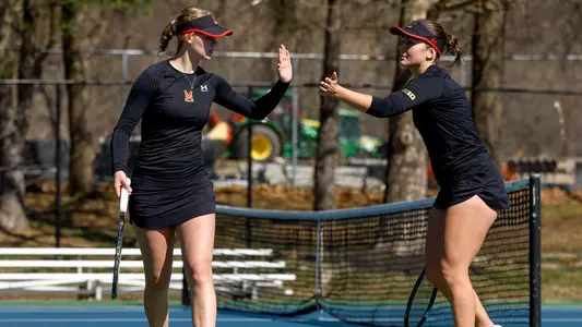 Oliwia Orlinska and Tamari Gagoshidze High Five
