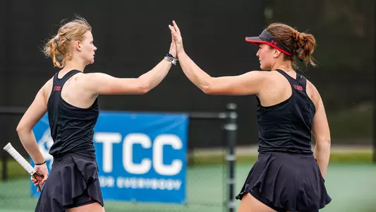 Oliwia Orlinska and Tamari Gagoshidze High Five