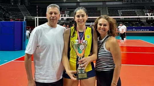 Duru Gökçen with her family