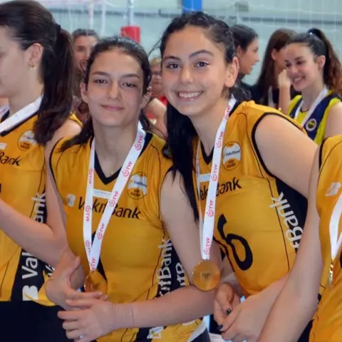 Duru Gökçen with her youth teammate