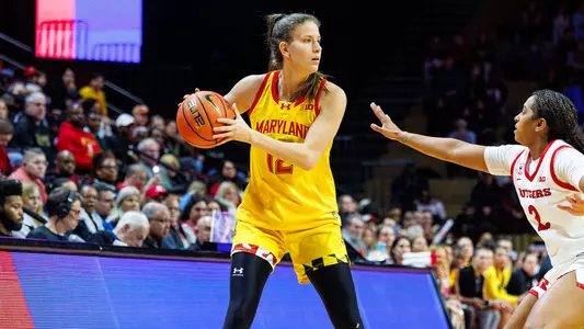 Yarden Garzon passes at Rutgers
