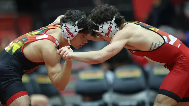 Liston Seibert battles Caio Aron at Maryland's Red/Black Scrimmage