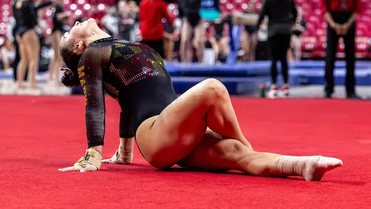 Aine Read performing a floor routine