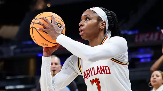 Oluchi Okananwa Shoots Against Oregon