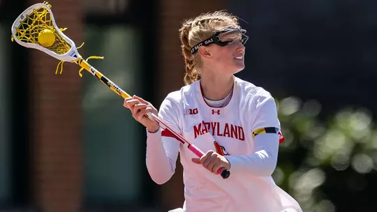 Lauren LaPointe looking to pass during a game in 2026