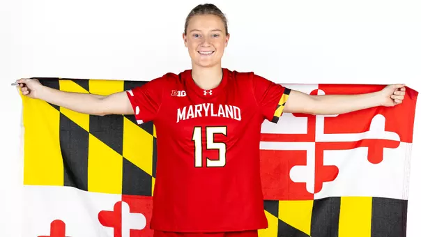 Ava Kitt posed white backdrop on Content Day