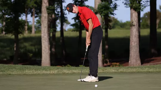 Emil Riegger putting