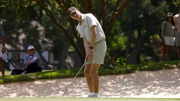 Emil Riegger chips a shot at NCAA Regionals