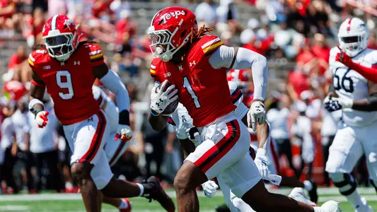 Daniel Wingate returns an interception back against FAU
