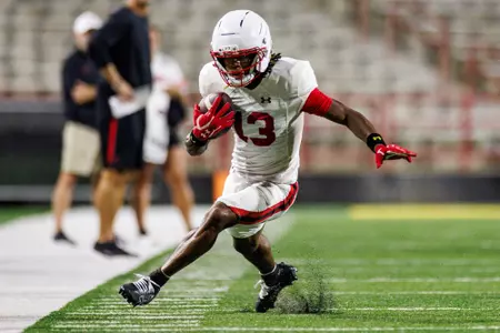 Chris Durr Jr. catches a ball at practice