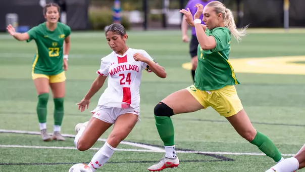 Kamryn Cole battles Oregon for possession
