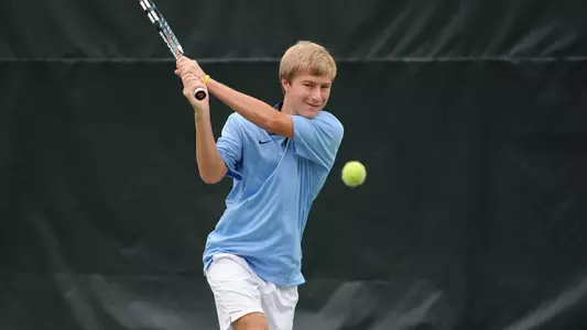 Tar Heels Roll Howard To Open Season 4-0