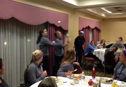 Tar Heels Arrive In Norfolk