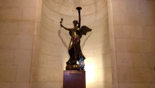 Roamin' Gnomin': Wilson Library