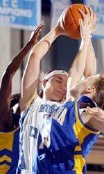 No. 14 Carolina Tops Hofstra, 92-45