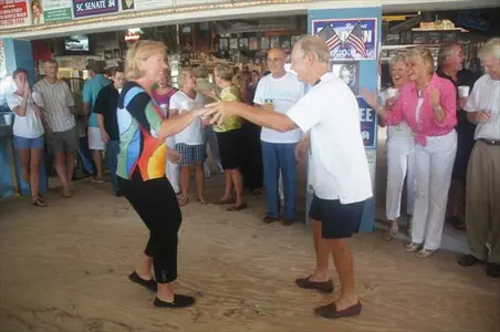Hatchell And Odom Enjoy Shag Festivities