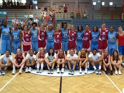 Carolina Closes Tour With 109-45 Rout Of Vienna 87