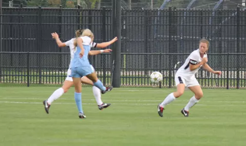 Green?s Offense Leads UNC Past Huskies