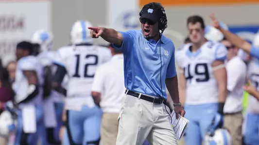 Ratliff, Tucker Sign Scholarship Agreements