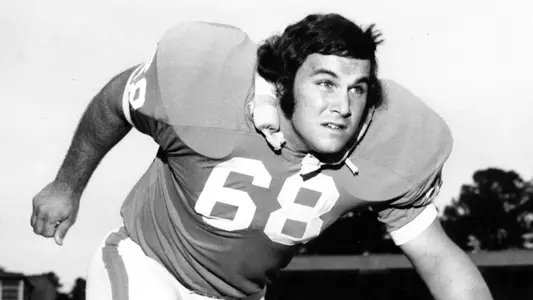 Huff Named Walter Camp Alumni Award Winner
