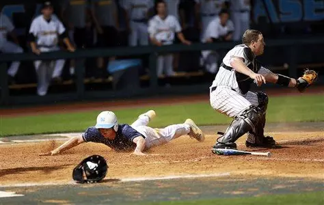 UNC Moves To Regional Final With 8-5 Win