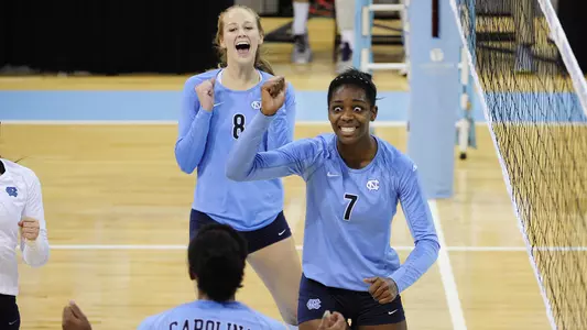 Nelson, Neuenfeldt Lead UNC Volleyball Past Irish