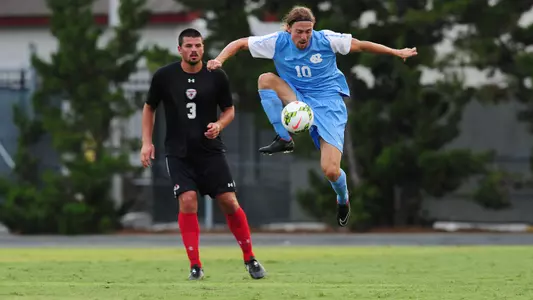 Carolina Plays At Wake For Saturday Exhibition