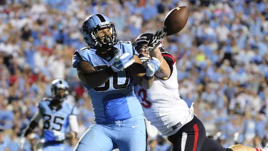 Scott, Tabb Ink Free Agent Deals