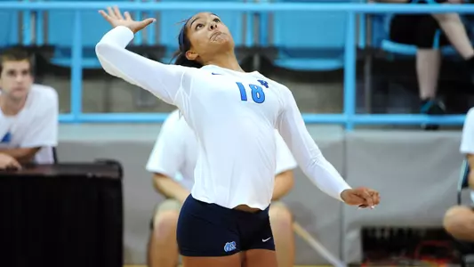 Minnesota Tops Carolina In Three Sets