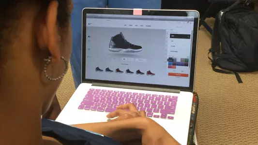 Heels Customize Their Own Jordan Shoes