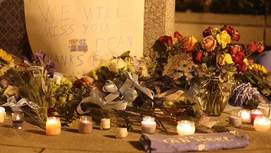 Students Pay Tribute To Smith