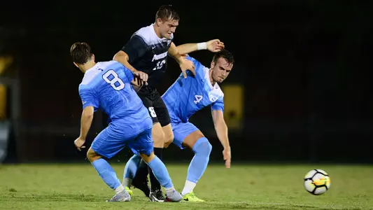 Alex Comsia (4) and Jack Skahan (8)