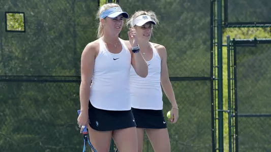 Makenna Jones, Marika Akkerman