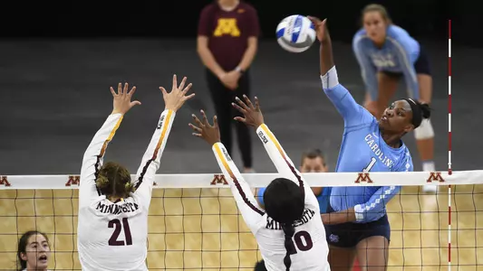UNC VOLLEYBALL Destiny cox