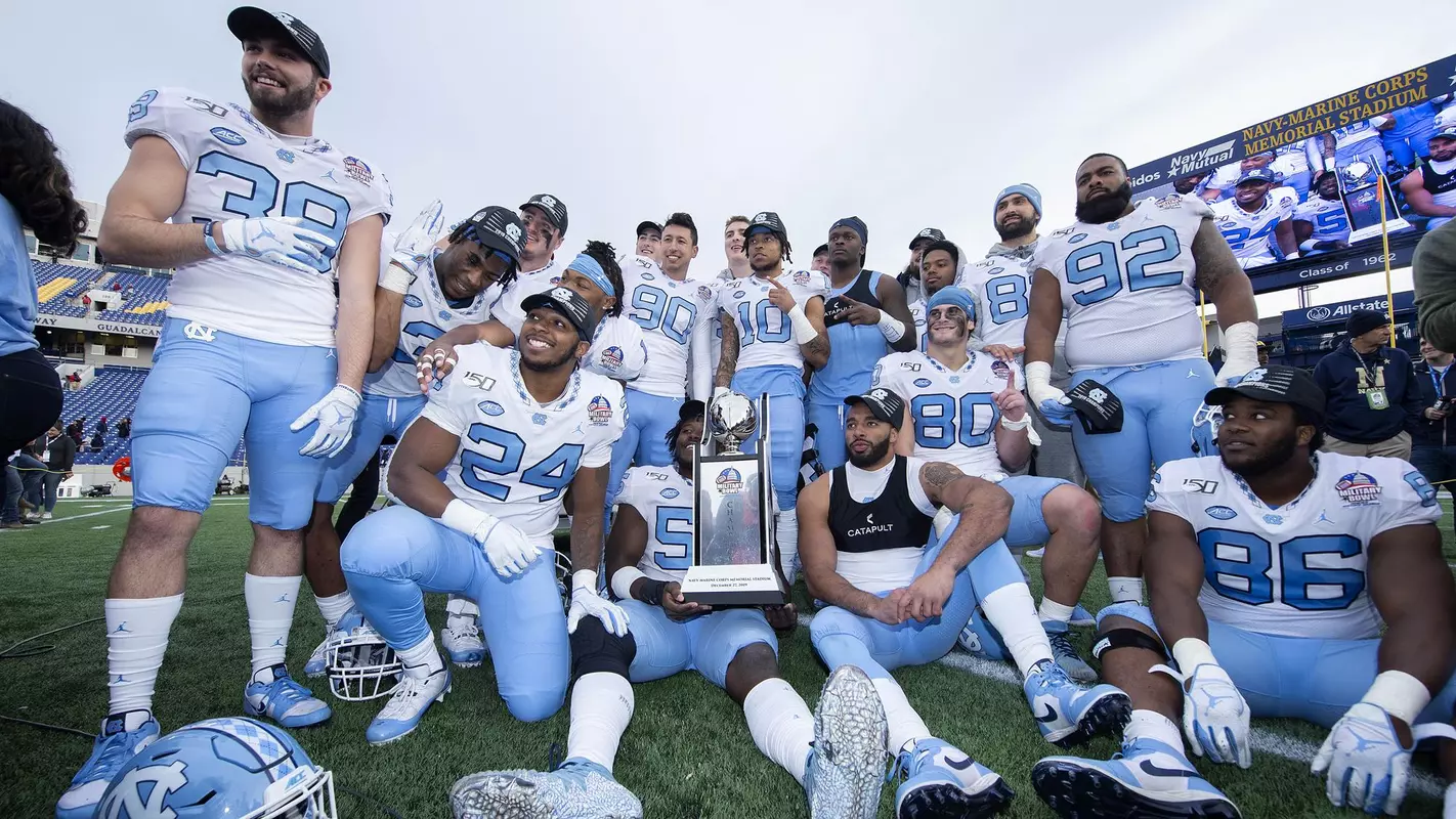 FB seniors with trophy