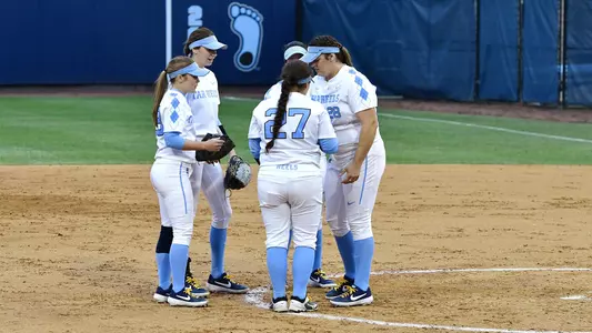The Tar Heels huddle in the circle.
University of North Carolina Softball v Michigan
Williams Field
Anderson Stadium
Chapel Hill, NC
Friday, February 15, 2019