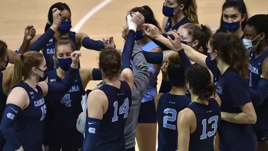 huddle
University of North Carolina Volleyball v Virginia
Carmichael Arena
Chapel Hill, NC
Sunday, November 1, 2020