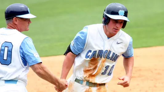 Kyle Seager rounds third...